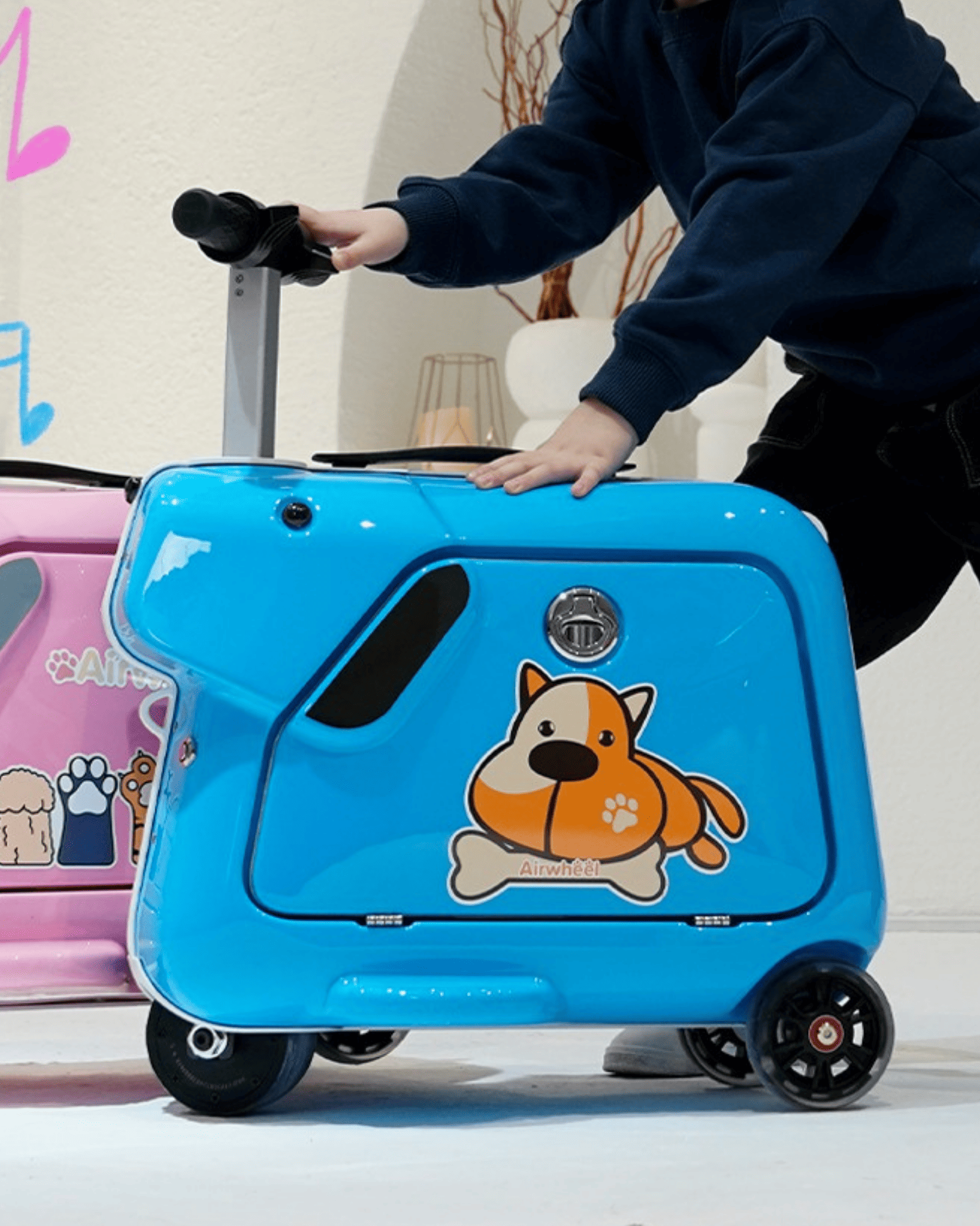 Airwheel_luggage_SQ3_children_suitcase_blue_electric_smart_riding_cabin_size_scooter_valise_electrique_intelligente_cabine_enfant_jouet_trotinette_5