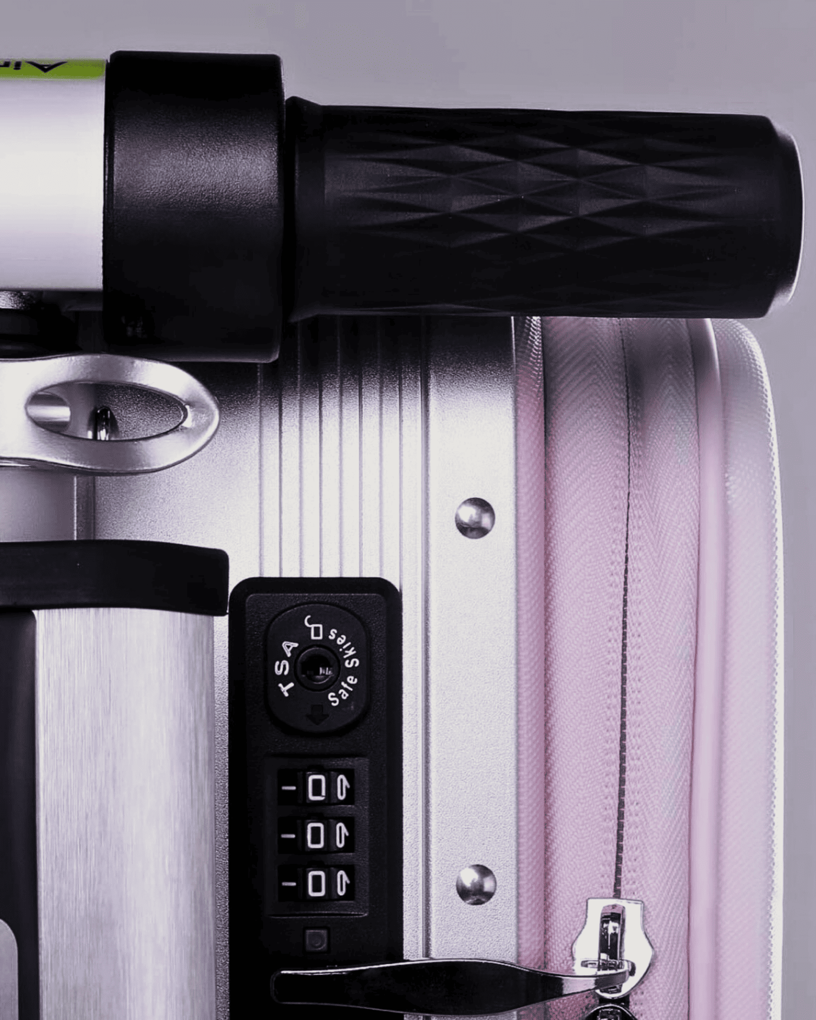 Airwheel_luggage_suitcase_scooter_smart_riding_electric_battery_SE3S_Llight_pink_Smart_rolling_electric_case_zoom