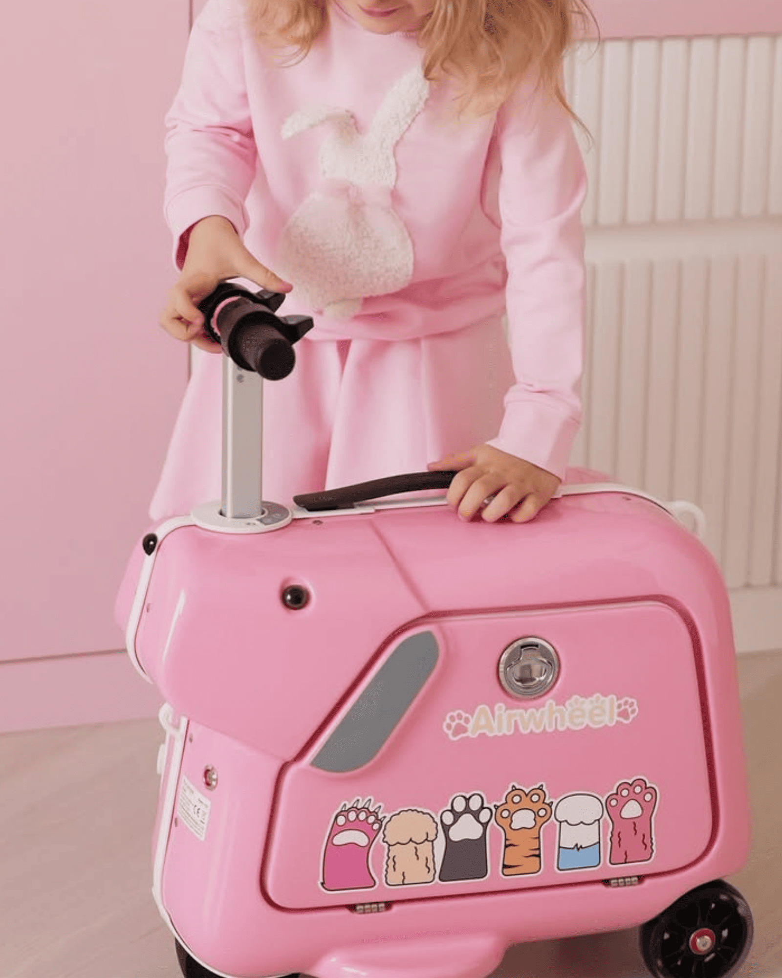 Airwheel_luggage_SQ3_children_suitcase_pink_electric_smart_riding_cabin_size_scooter_valise_electrique_intelligente_cabine_enfant_jouet_trotinette_6